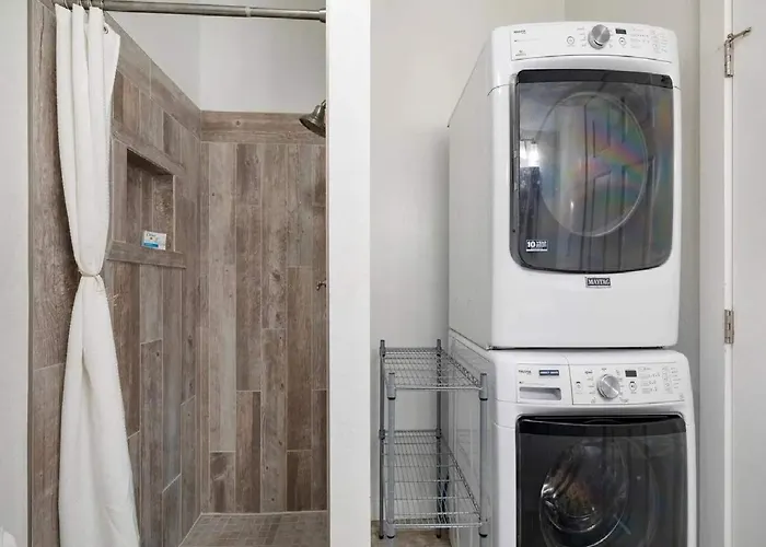 Modern 2br * Jackson